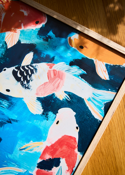 Detaljeret udsnit af Koi plakat fra HelloPoster – japansk inspireret kunst med orange og hvide fisk