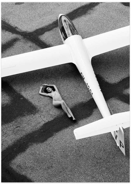 Nude Figure Glider Runway – B2B
